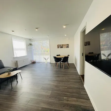 Aday - Elegant With Terrace Appartement Svenstrup
