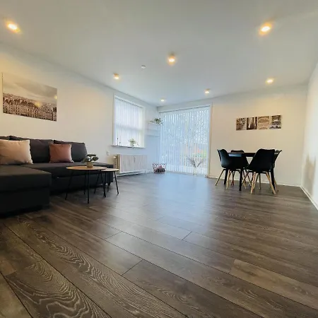 Aday - Elegant With Terrace Appartement